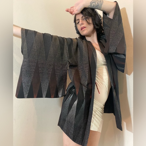 Shimmering wavelengths metallic light frequencies Haori Kimono over coat jacket - Picture 3 of 16